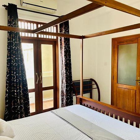 Sand & Surf Guest House نيجومبو المظهر الخارجي الصورة
