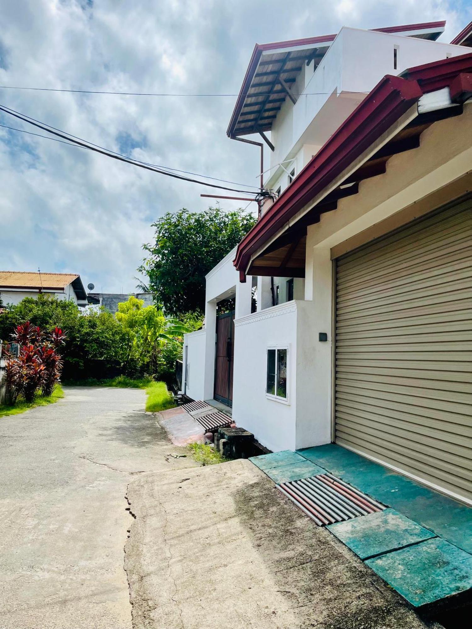 Sand & Surf Guest House نيجومبو المظهر الخارجي الصورة