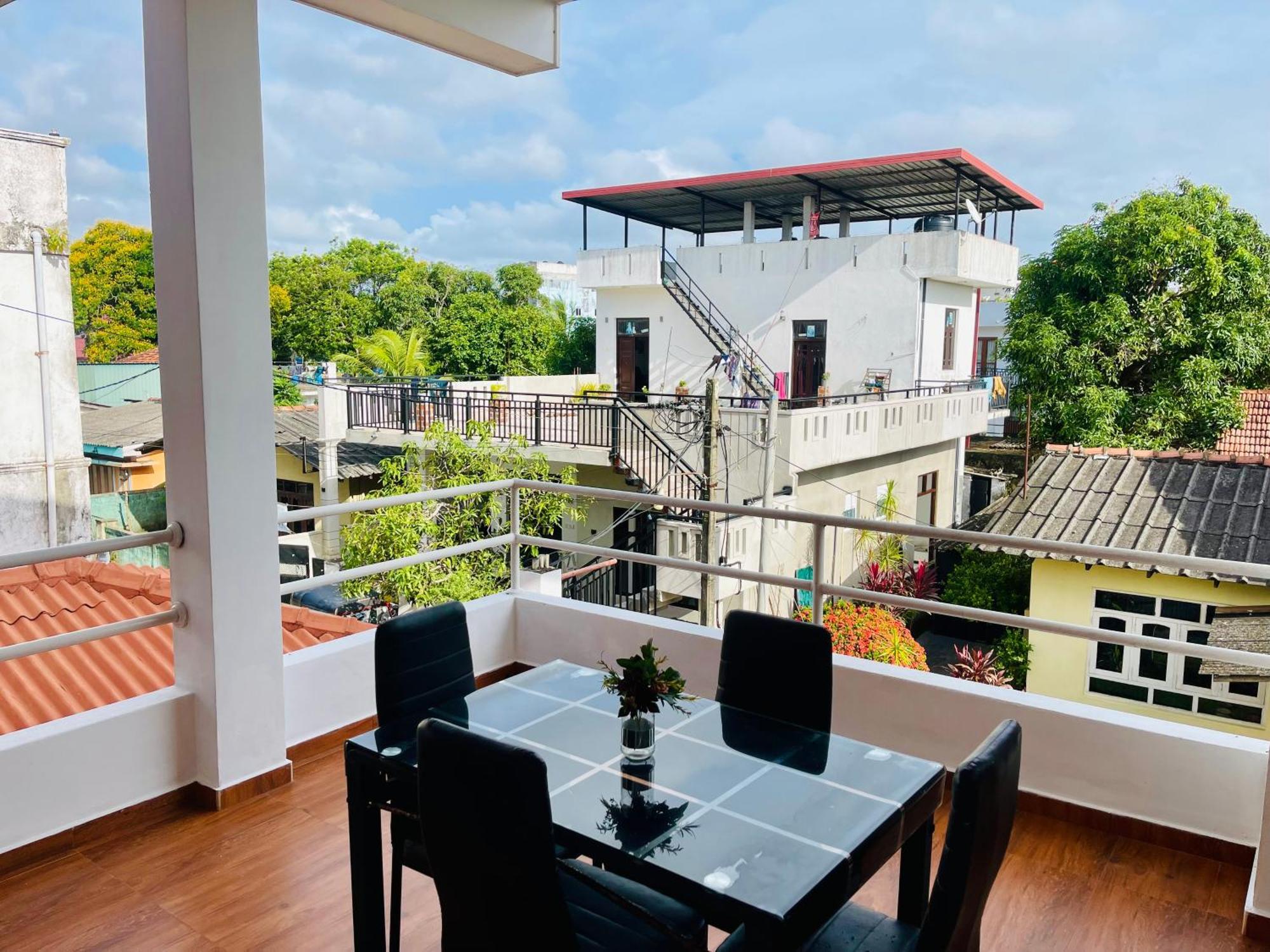 Sand & Surf Guest House نيجومبو المظهر الخارجي الصورة