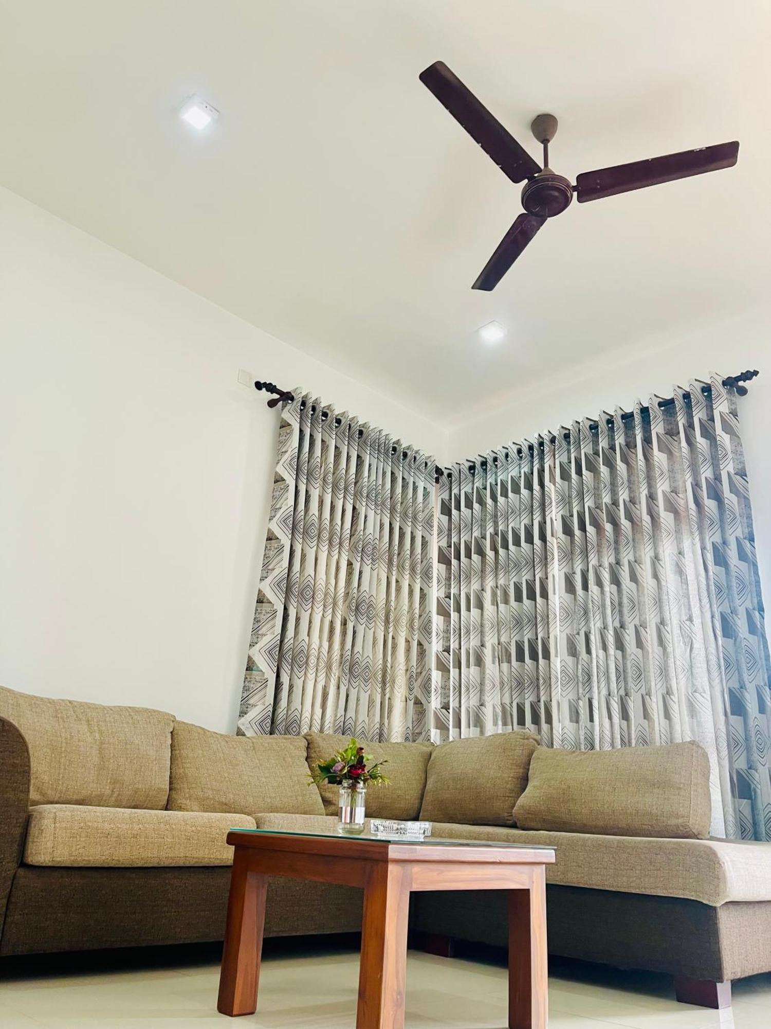 Sand & Surf Guest House نيجومبو المظهر الخارجي الصورة