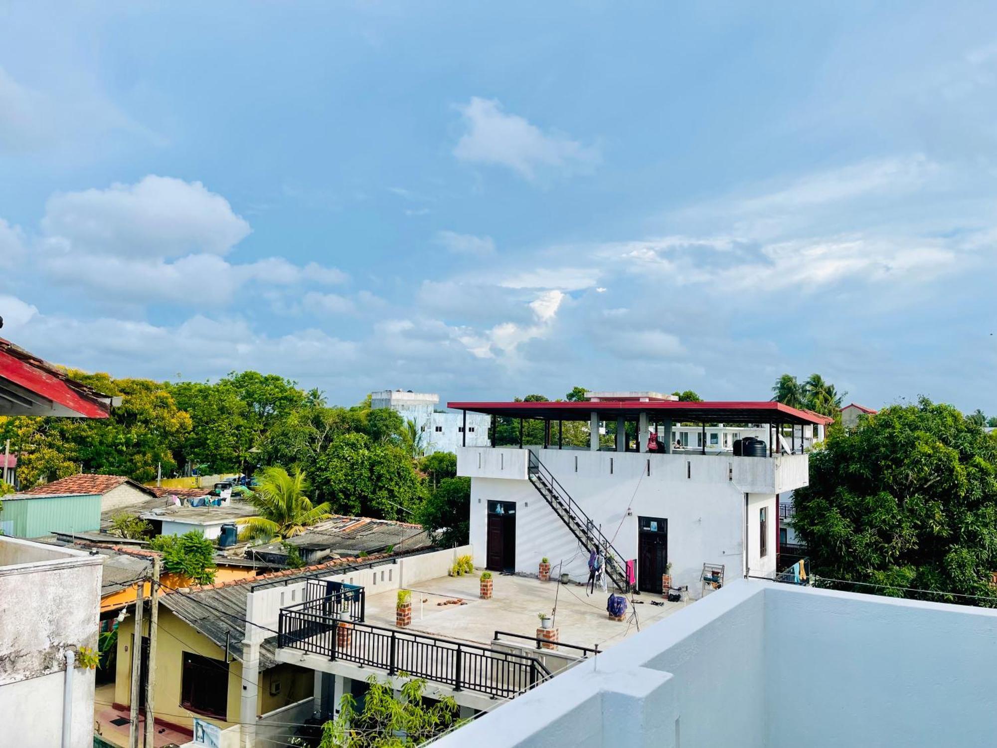 Sand & Surf Guest House نيجومبو المظهر الخارجي الصورة